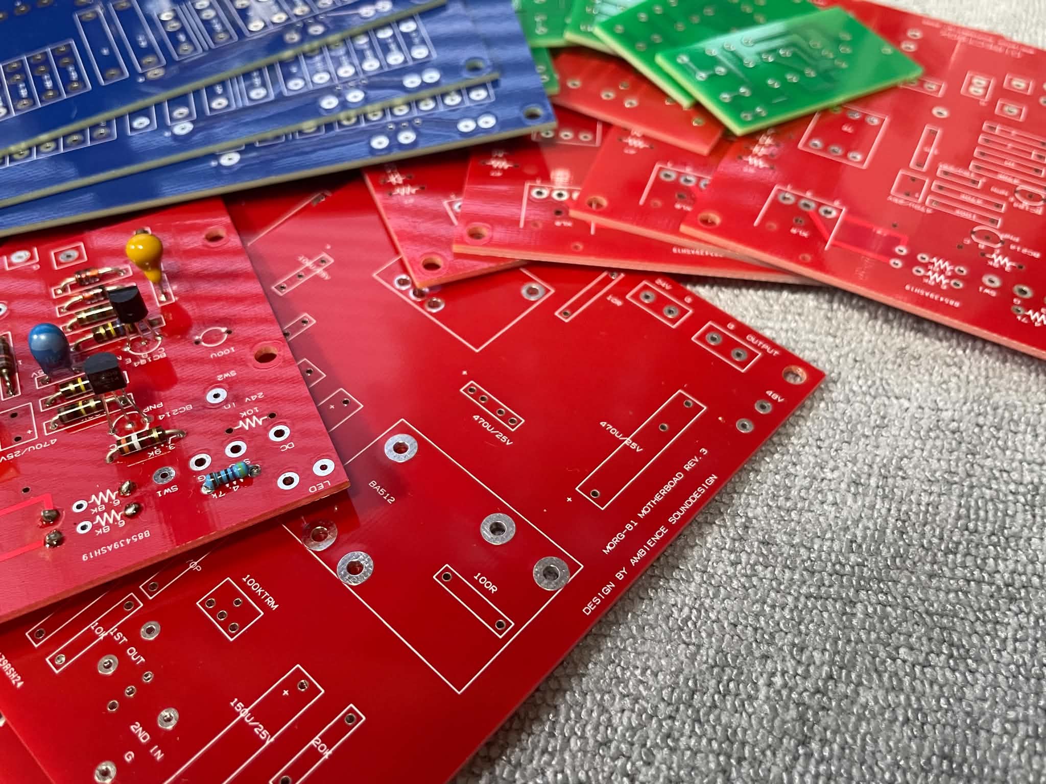 自社で起こしたプリント基板